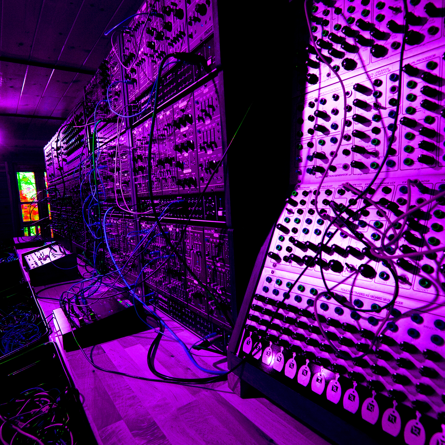  Synthesizers 